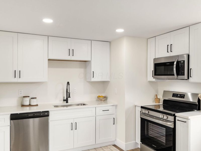 1241 Erickson Road , Columbus, OH 43227 Photo 18