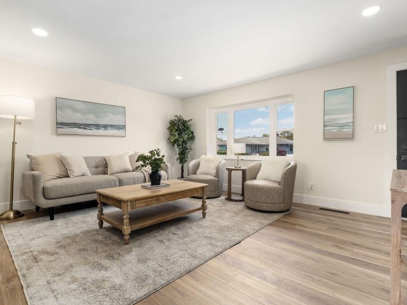 1241 Erickson Road , Columbus, OH 43227 Photo 9