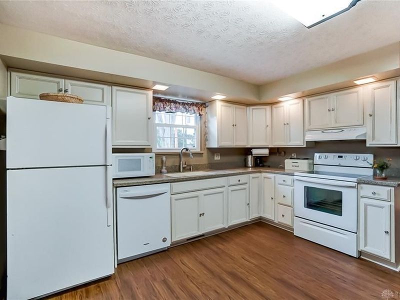 478 Robin Hood Lane, Troy, OH 45373 Photo 14