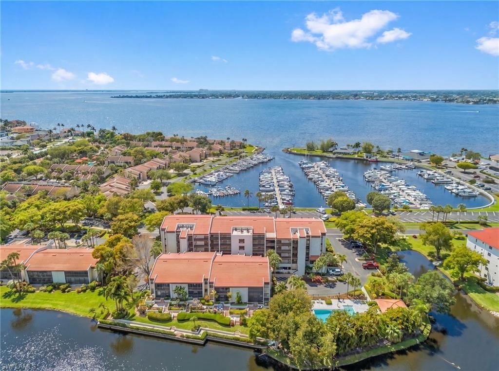 4821 S Landings Dr, Unit 205, Fort Myers, FL 33919 Photo
