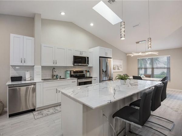 290 Emerald Bay CIR, Unit L5, NAPLES, FL 34110