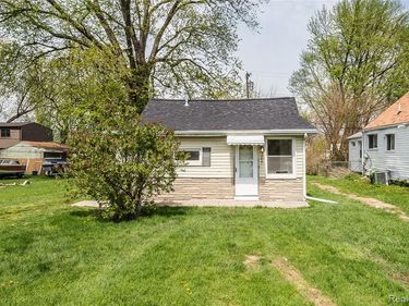 3245 6th Street, Frenchtown Twp, MI 48162