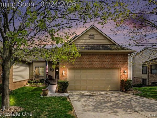 846 Ridgeside Drive, Milford Vlg, MI 48381