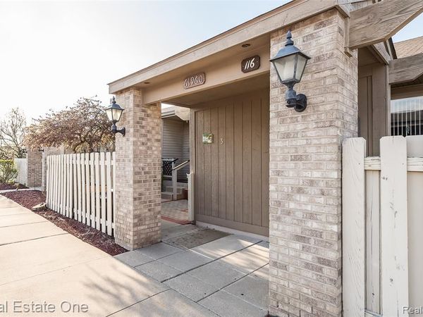 61960 Arlington , South Lyon, MI 48178