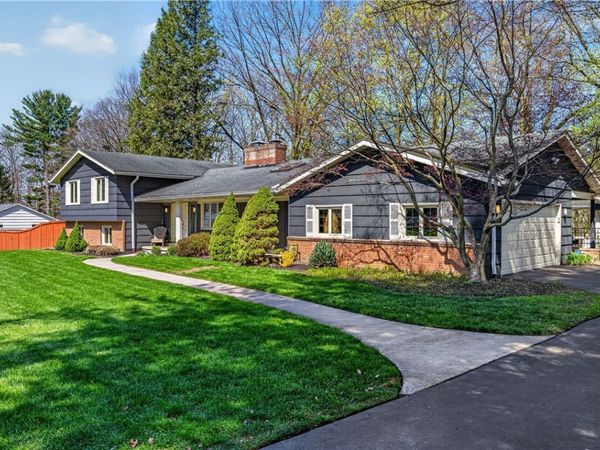 15 Canyon Trail, Rochester, NY 14625