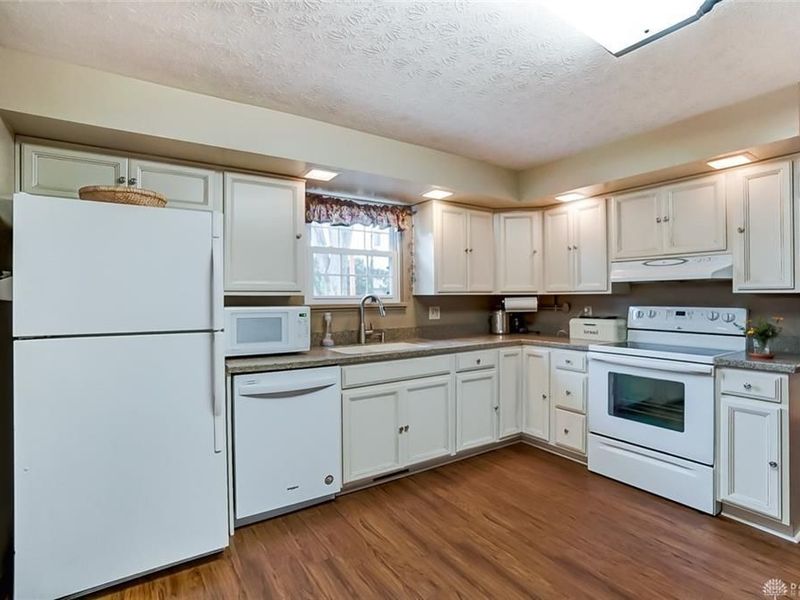 478 Robin Hood Lane, Troy, OH 45373 Photo 14