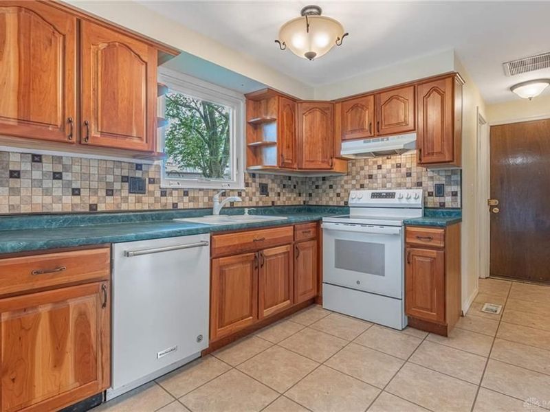 7020 Sonnet Place, Huber Heights, OH 45424 Photo 10