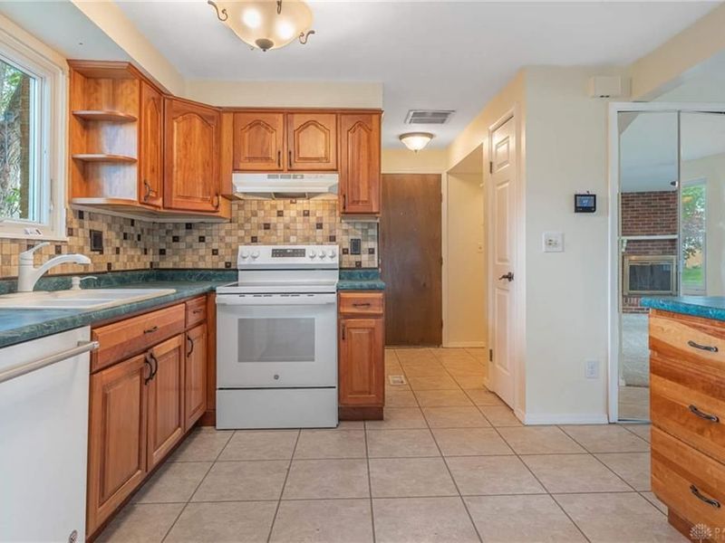 7020 Sonnet Place, Huber Heights, OH 45424 Photo 11