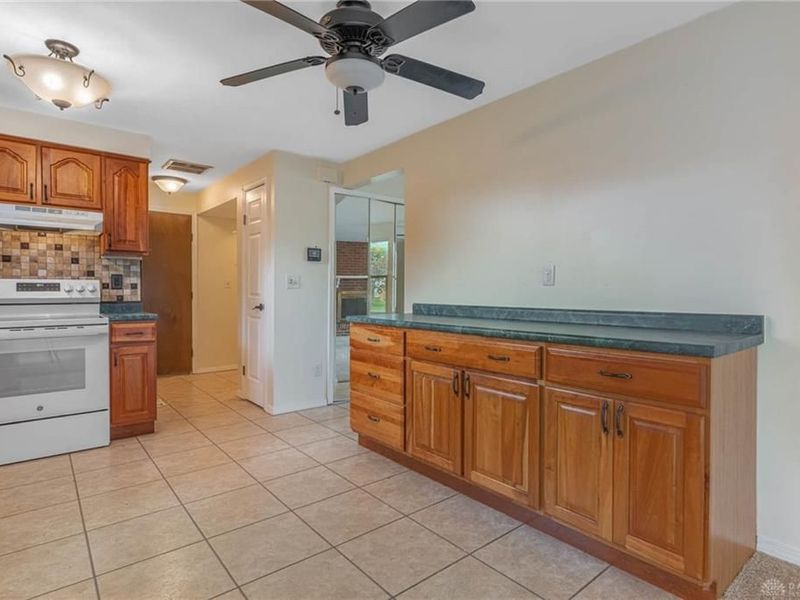 7020 Sonnet Place, Huber Heights, OH 45424 Photo 17