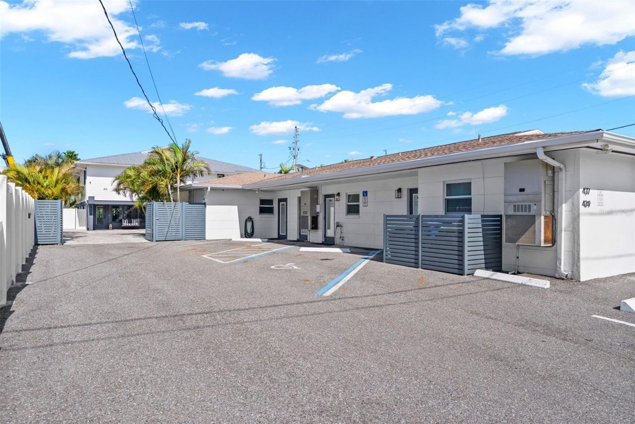 439 Causeway Boulevard , Dunedin, FL 34698 Photo
