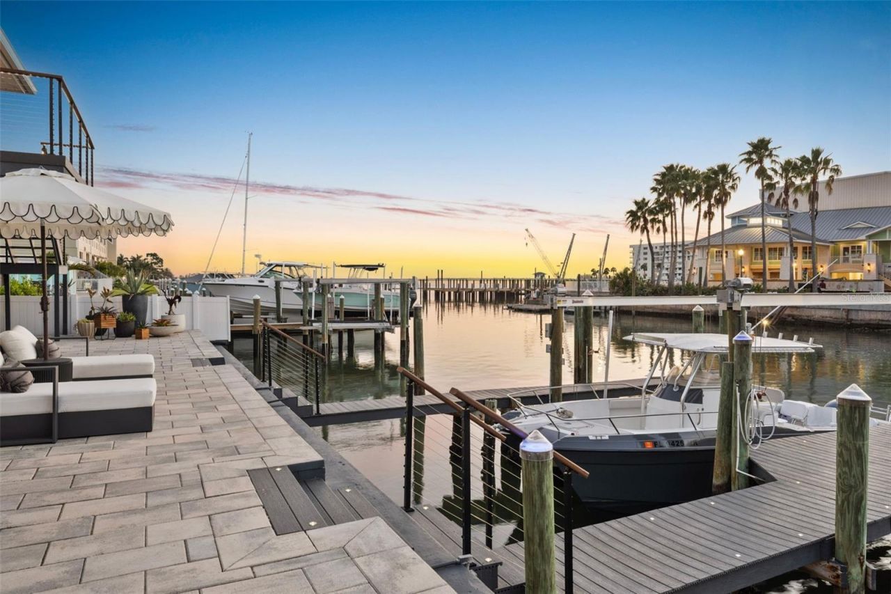 439 Causeway Boulevard , Dunedin, FL 34698 Photo