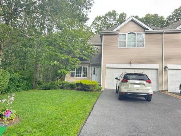103 Sunflower Ridge Road , South Setauket, NY 11720