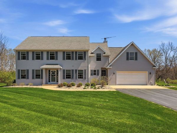 1967 E Cross Road, GALENA, IL 61036