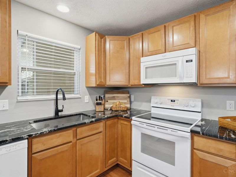 5752 Sunrise View Circle, Liberty Township, OH 45044 Photo 16