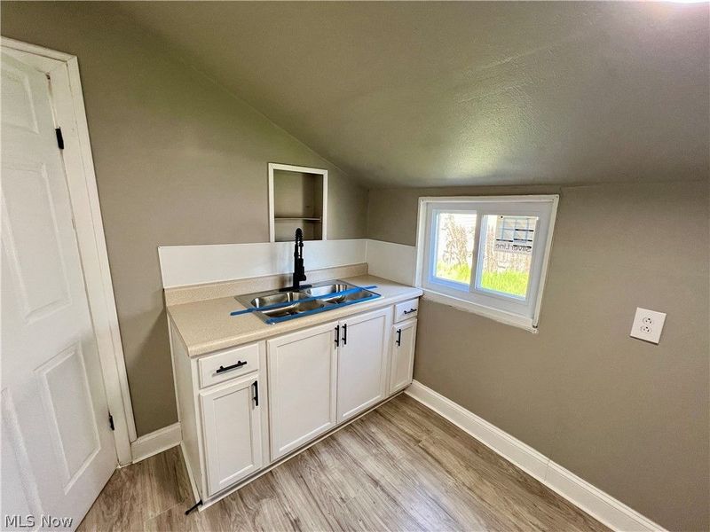 4212 Apple Avenue , Cleveland, OH 44113 Photo 19