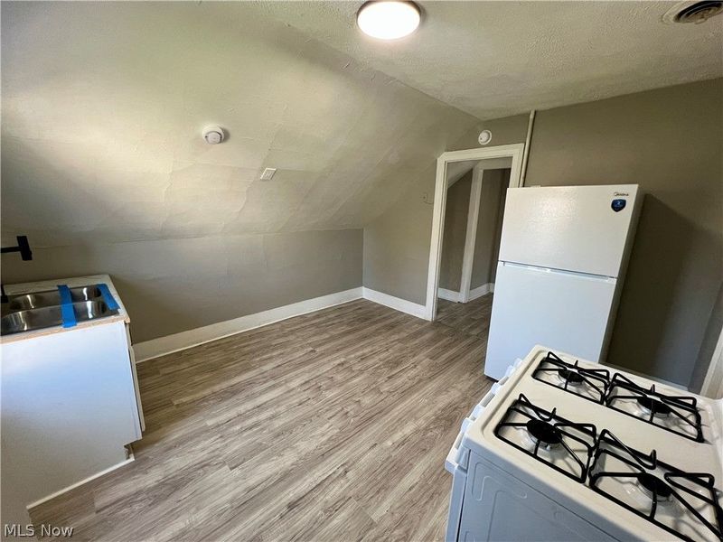 4212 Apple Avenue , Cleveland, OH 44113 Photo 20