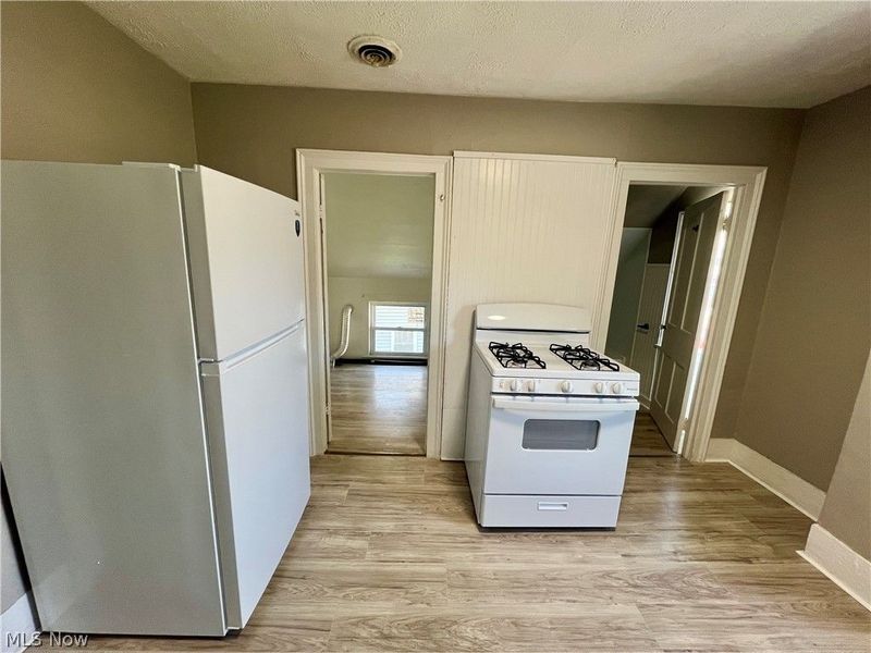 4212 Apple Avenue , Cleveland, OH 44113 Photo 22