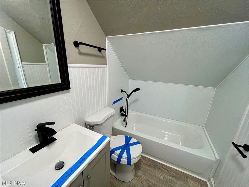 4212 Apple Avenue , Cleveland, OH 44113 Photo 23