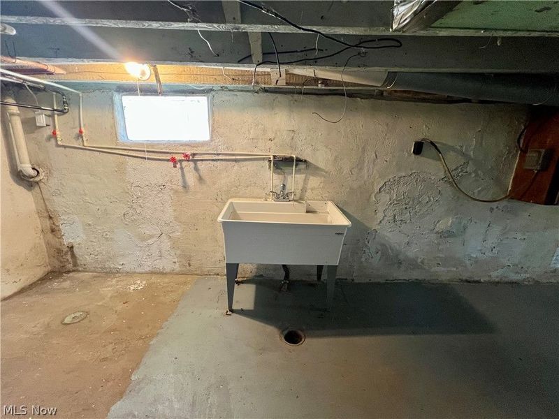 4212 Apple Avenue , Cleveland, OH 44113 Photo 25