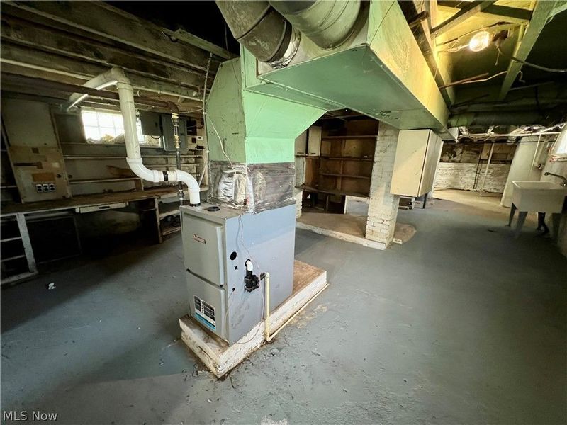 4212 Apple Avenue , Cleveland, OH 44113 Photo 29