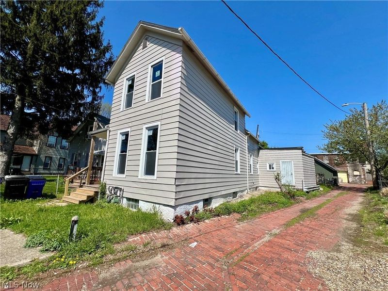 4212 Apple Avenue , Cleveland, OH 44113 Photo 35