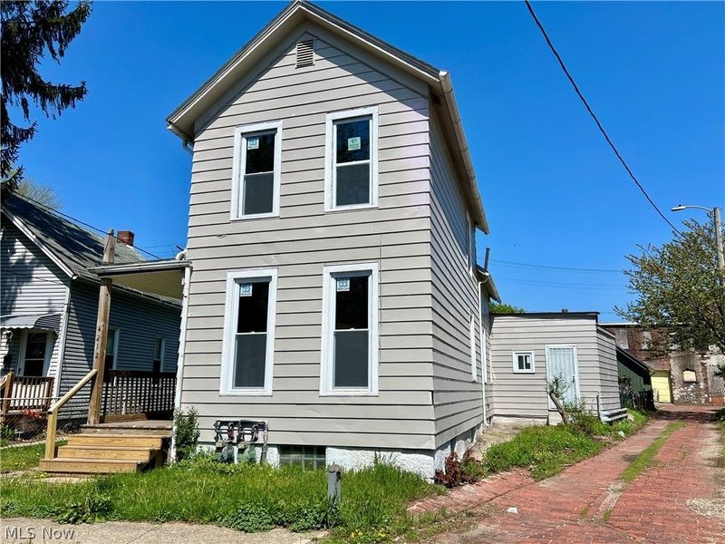 4212 Apple Avenue , Cleveland, OH 44113 Photo 36