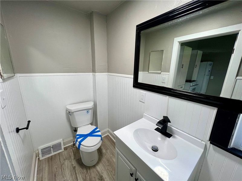 4212 Apple Avenue , Cleveland, OH 44113 Photo 9