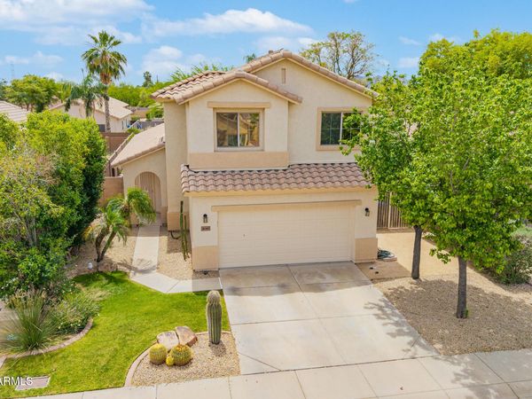 4049 W HACKAMORE Drive, Phoenix, AZ 85083