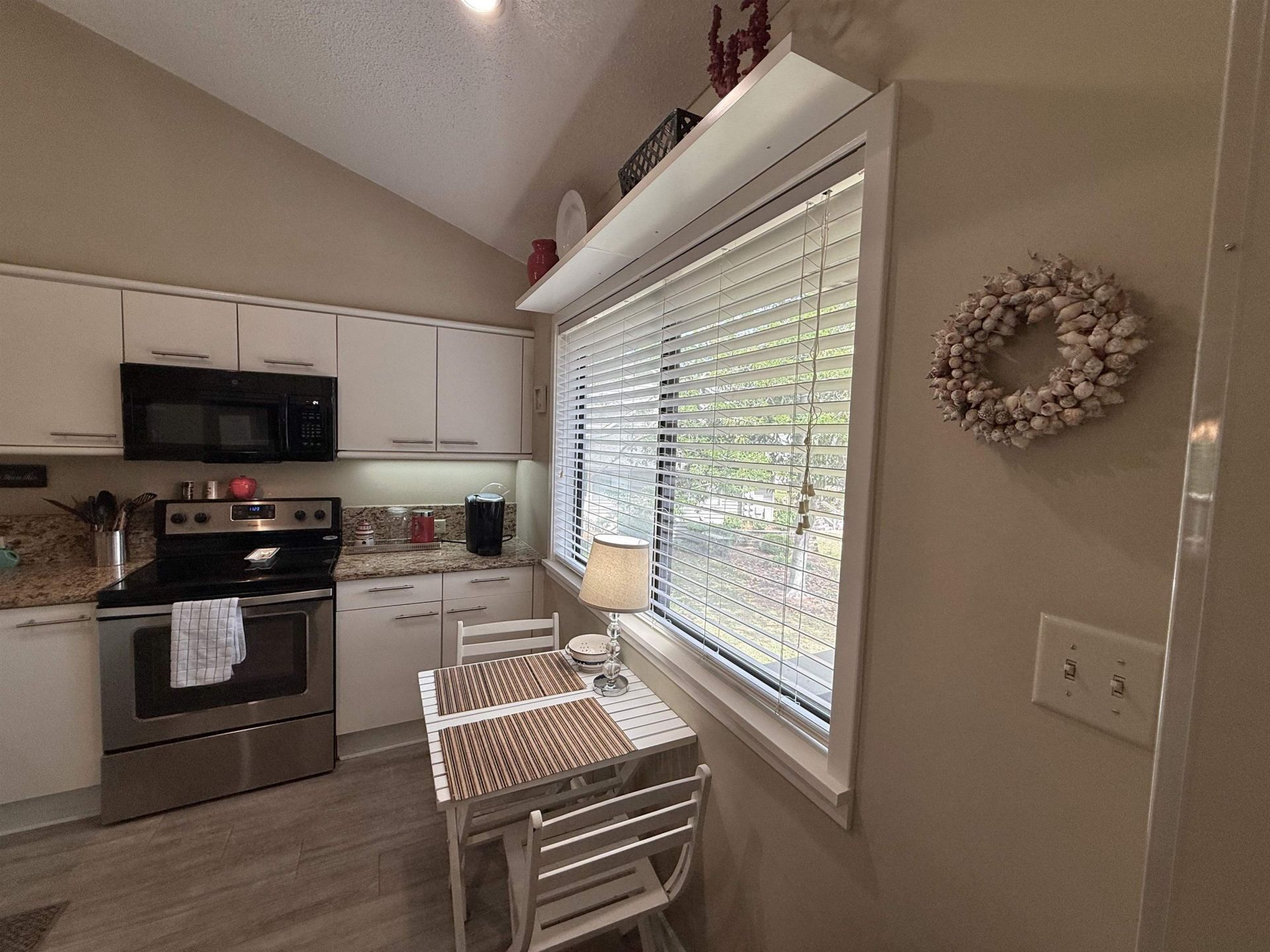 306 Westbury Ct.  Photo 24