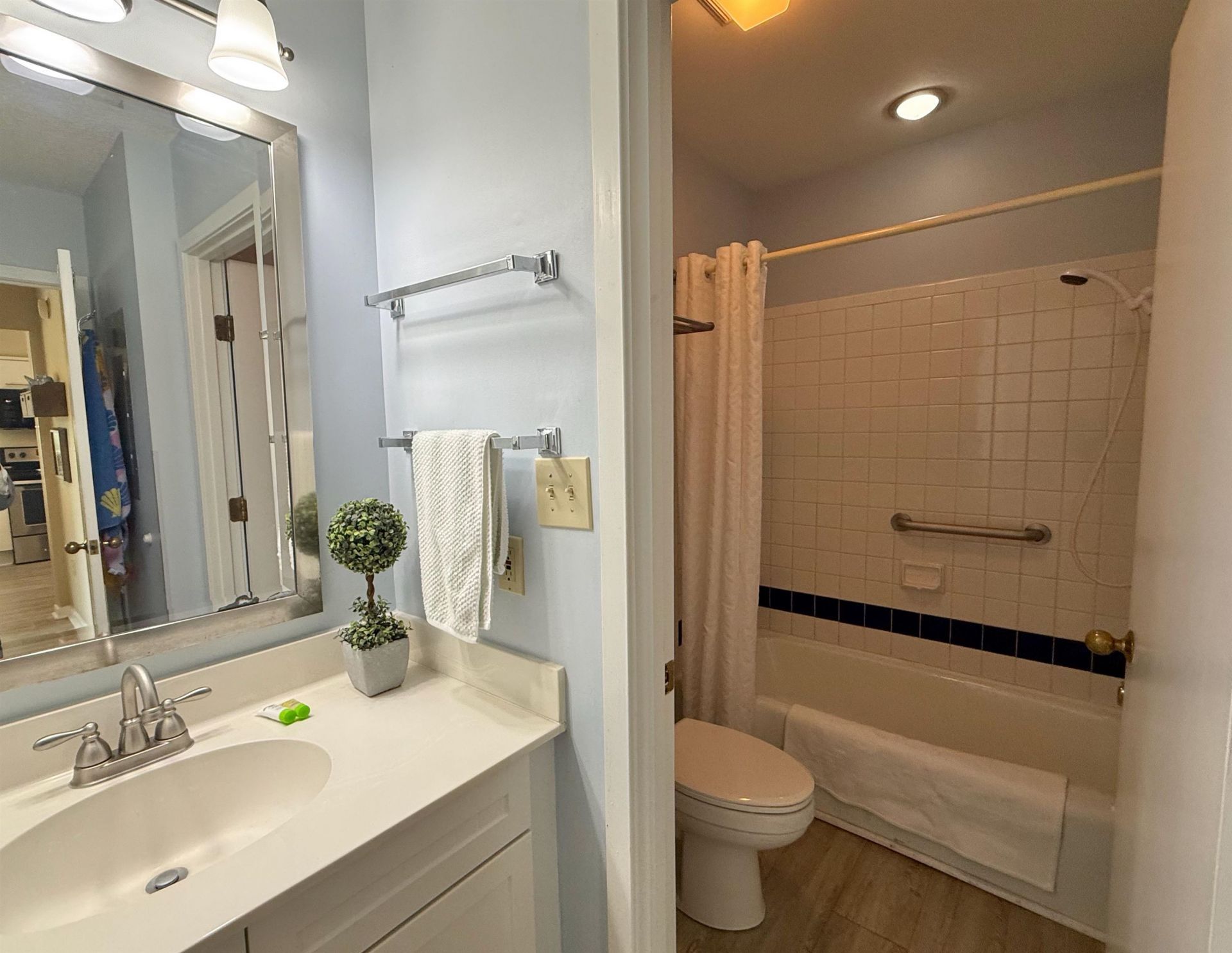 306 Westbury Ct.  Photo 39