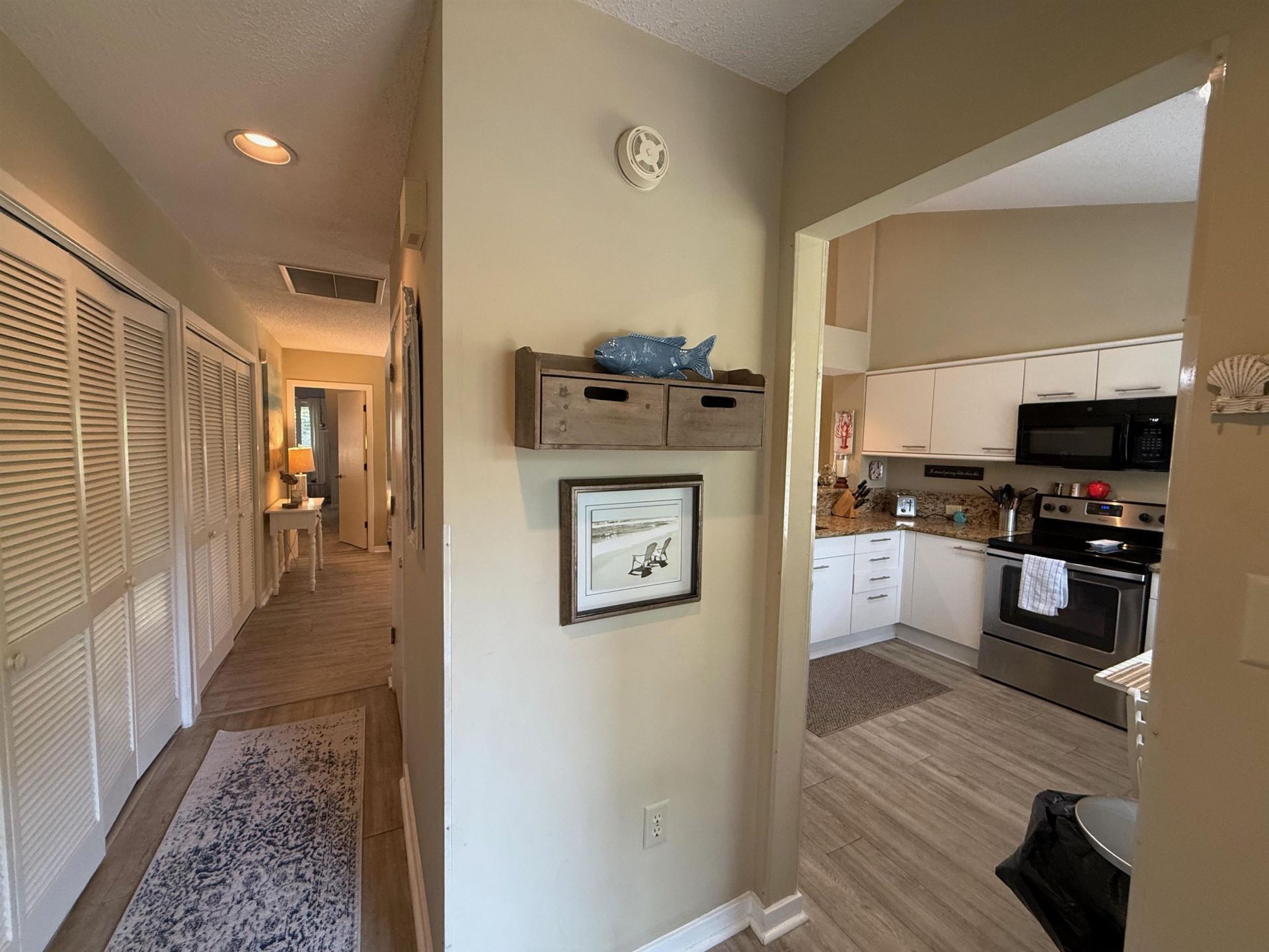 306 Westbury Ct.  Photo 4