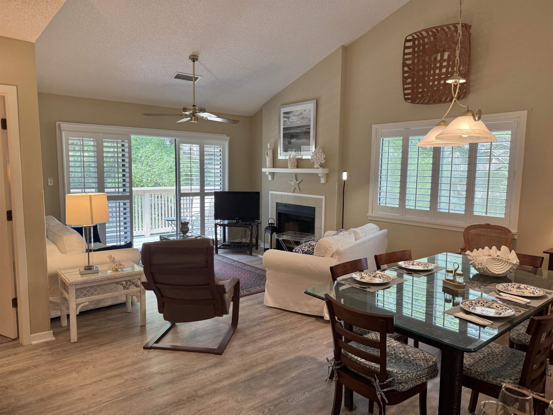 306 Westbury Ct.  Photo 5