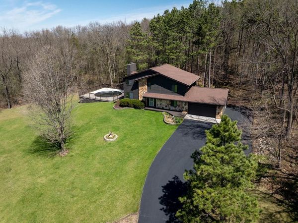 S46W35820 Meadows DRIVE, Dousman, WI 53118