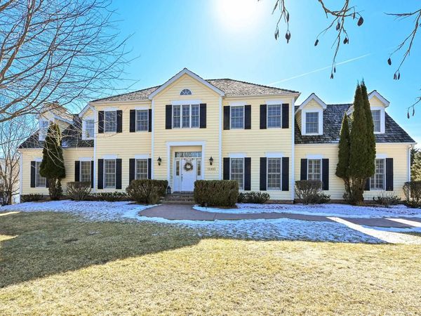 13300 N Silver Fox DRIVE, Mequon, WI 53097