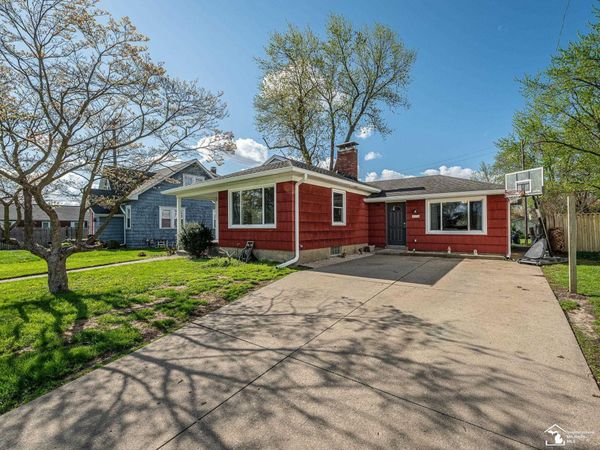 318 E Grove Street, Monroe, MI 48162