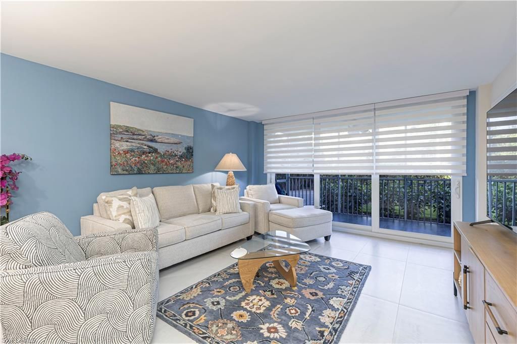 5 Bluebill Ave, Unit 104, Naples, FL 34108 Photo
