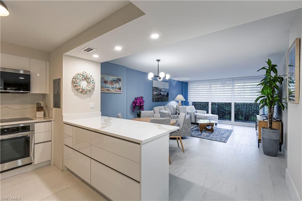 5 Bluebill Ave, Unit 104, Naples, FL 34108 Photo