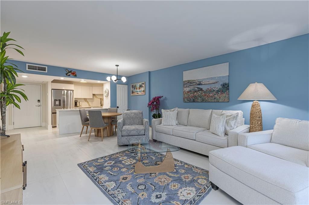 5 Bluebill Ave, Unit 104, Naples, FL 34108 Photo