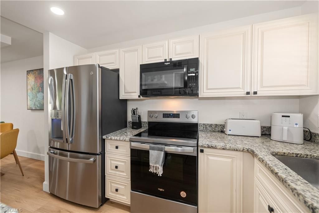 501 Forest Lakes Blvd, Unit 111, Naples, FL 34105 Photo