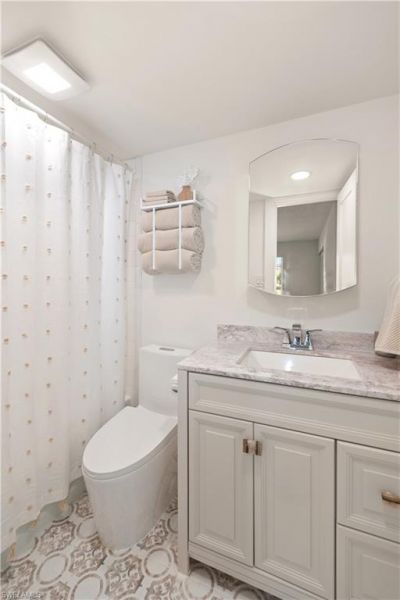 501 Forest Lakes Blvd, Unit 111, Naples, FL 34105 Photo