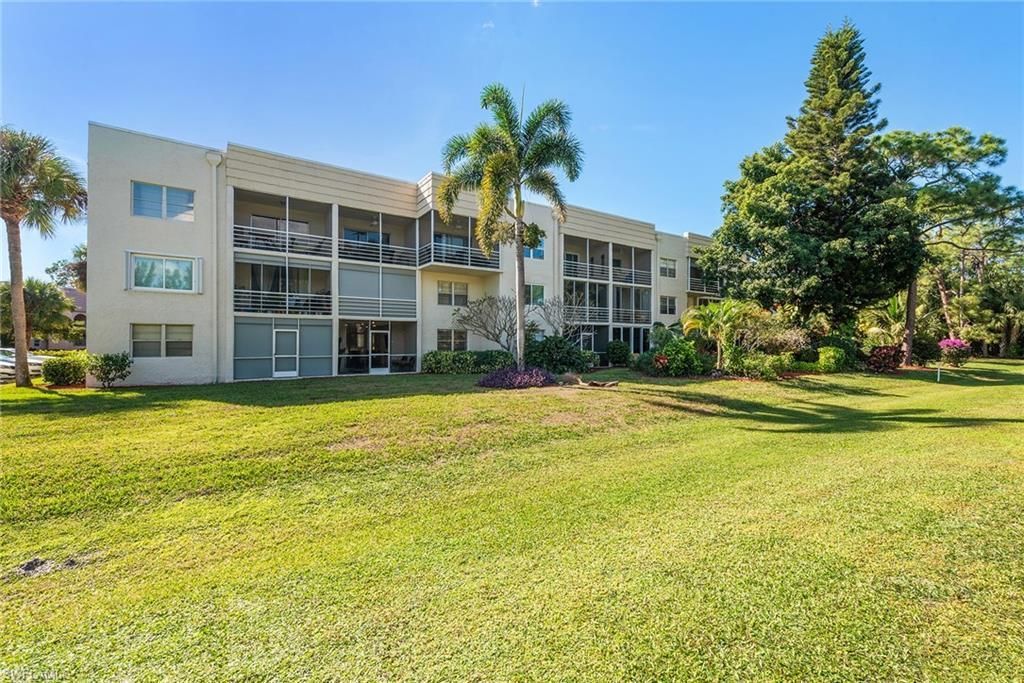 501 Forest Lakes Blvd, Unit 111, Naples, FL 34105 Photo