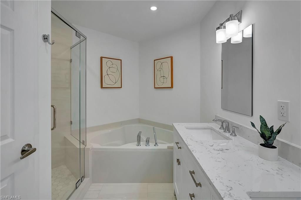 2165 Arielle Dr , Unit 1602, Naples, FL 34109 Photo
