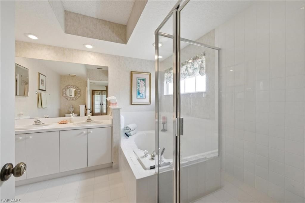 110 Siena Way, Unit 206, Naples, FL 34119 Photo