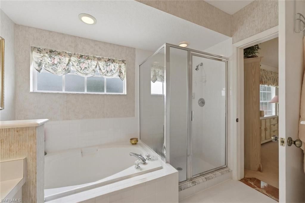 110 Siena Way, Unit 206, Naples, FL 34119 Photo