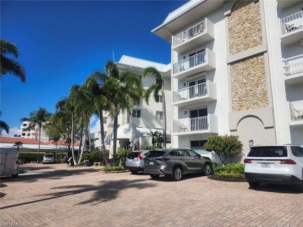 3000 Gulf Shore BLVD N, Unit 113, NAPLES, FL 34103