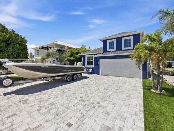 6104 Waterway Bay DR, FORT MYERS, FL 33908