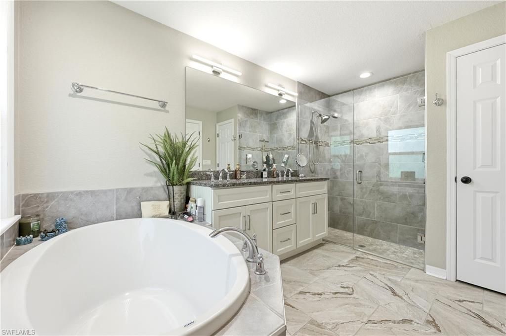 6104 Waterway Bay Dr, Fort Myers, FL 33908 Photo