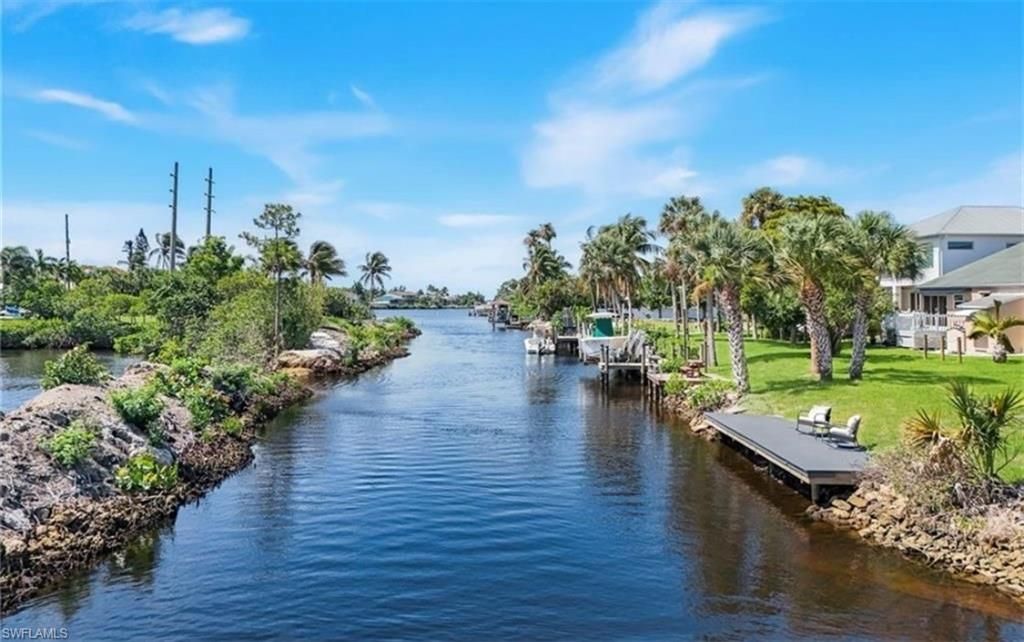 6104 Waterway Bay Dr, Fort Myers, FL 33908 Photo
