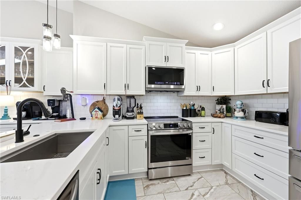 6104 Waterway Bay Dr, Fort Myers, FL 33908 Photo