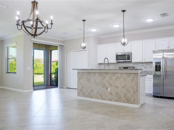 1573 Vizcaya LN, NAPLES, FL 34113